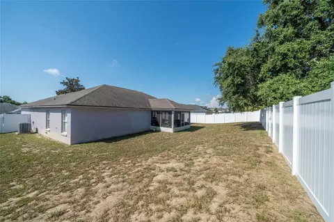 Exterior - 5041 Pine Needle Dr, Mascotte, FL 34753 photo 5 of 6
