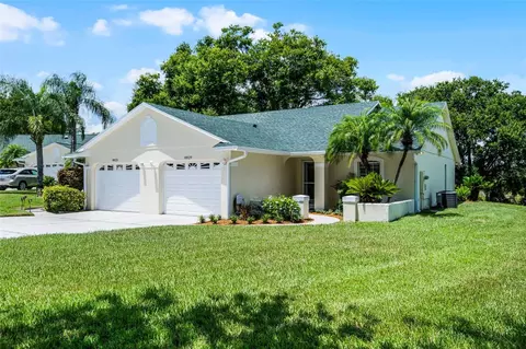 8829 Courtyard Ln, Groveland, FL 34736