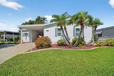 458 Saint Johns Rd, Tavares, FL 32778