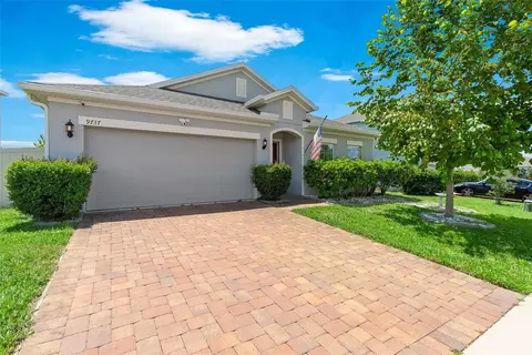 9737 Kinmore Dr, Groveland, FL 34736