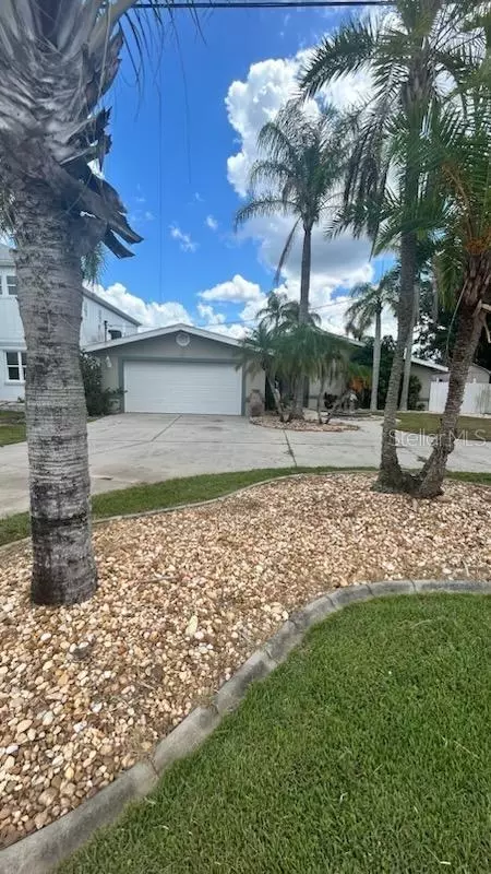 1095 N Stoney Pt, Crystal River, FL 34429