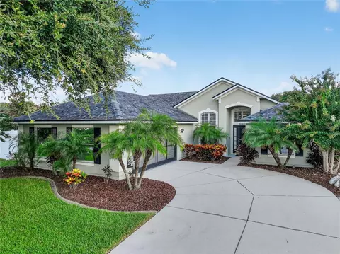 36800 Queen Bee Ln, Grand Island, FL 32735