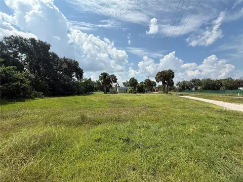 W Woodward Avenue, Eustis, FL 32726