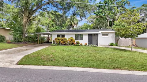 711 Pennsylvania Ave, Fruitland Park, FL 34731