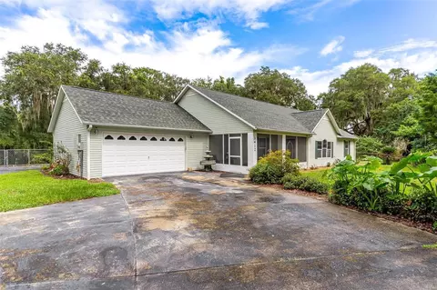 1412 Cr 448a, Lake Panasoffkee, FL 33538