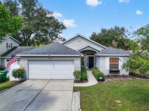 700 Harvard Ct, Eustis, FL 32726