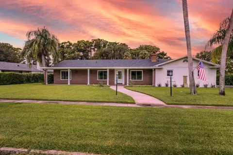 1401 Lake Shore Blvd, Tavares, FL 32778