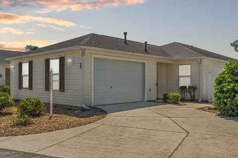 680 Sherwood St, The Villages, FL 32162