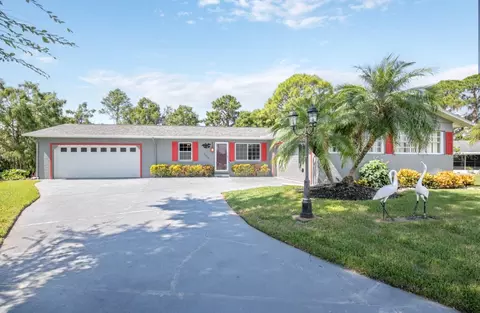 35518 Cedar Ln, Leesburg, FL 34788