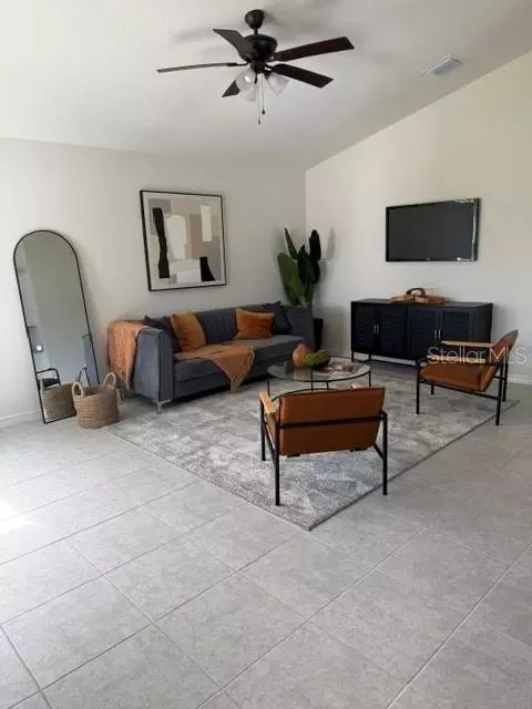 Living - 89 W Central Ave, Webster, FL 33597 photo 2 of 2