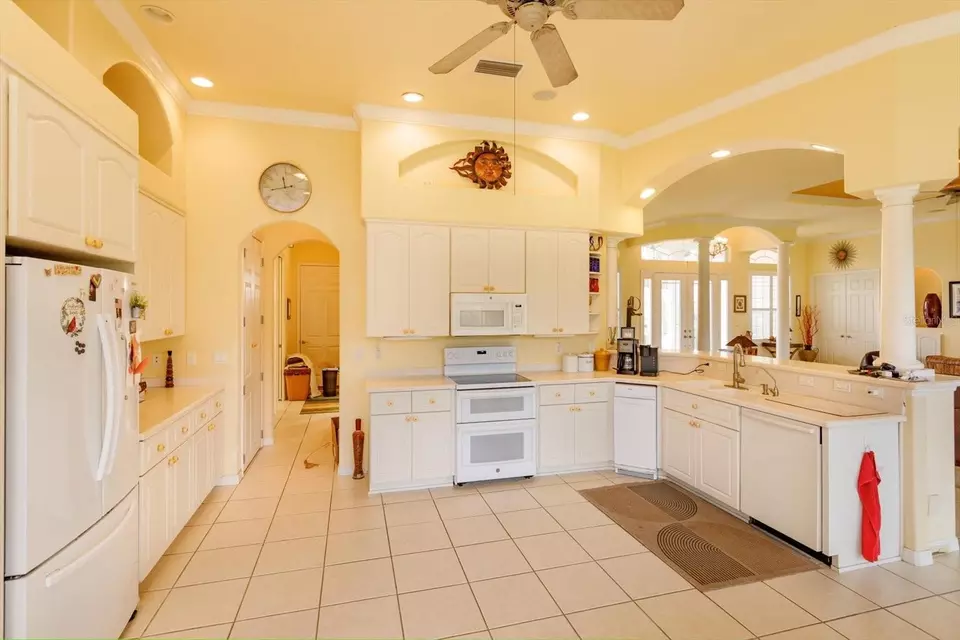 Kitchen - 4802 Glen Coe St, Leesburg, FL 34748 photo 4 of 4