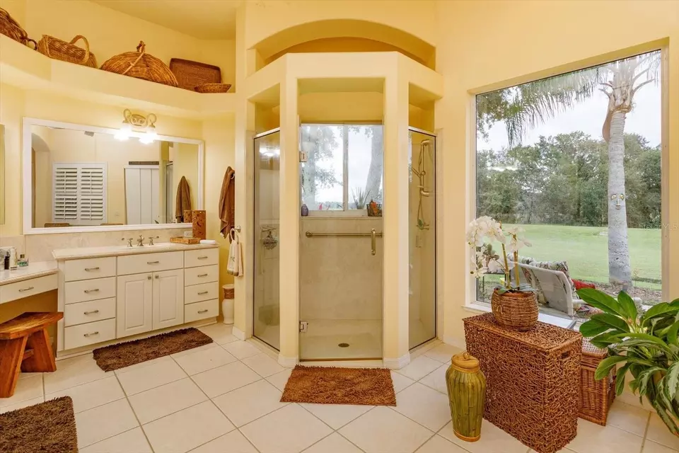 Bath - 4802 Glen Coe St, Leesburg, FL 34748 photo 2 of 3