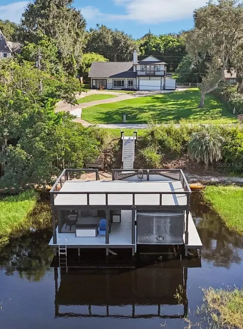 16438 Lakeshore Dr, Minneola, FL 34715