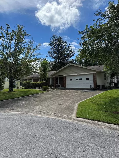 2928 NE 7th Pl, Ocala, FL 34470