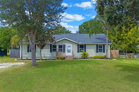 35841 Lakewood Dr, Leesburg, FL 34788