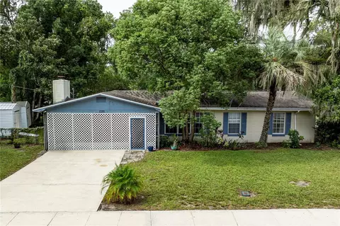 1330 Cambridge Dr, Leesburg, FL 34748
