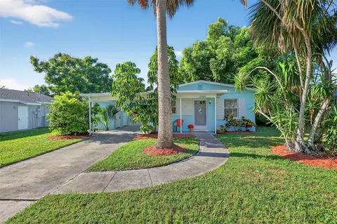 2960 Northland Rd, Mount Dora, FL 32757