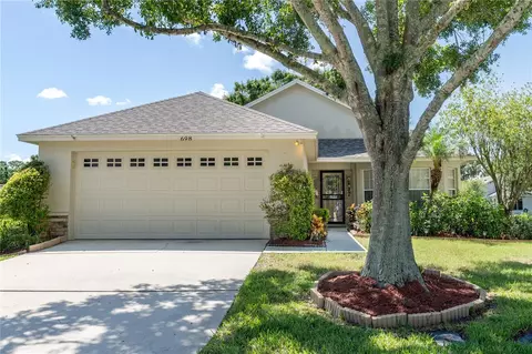 698 Lake Clark Pl, Lakeland, FL 33813