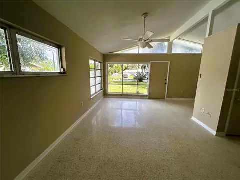 Living - 102 E Pendleton Ave, Eustis, FL 32726 photo 2 of 4