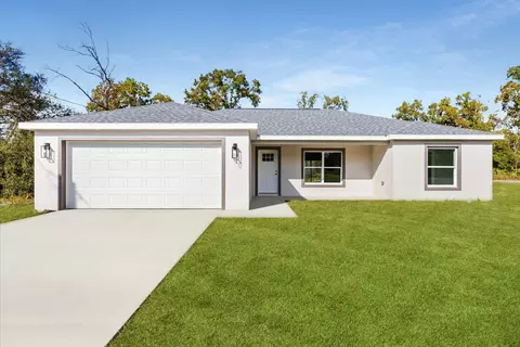 32 Fisher Lane Way, Ocklawaha, FL 32179