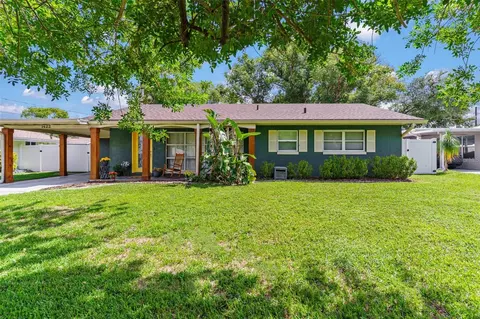 1422 Orange Ave, Tavares, FL 32778