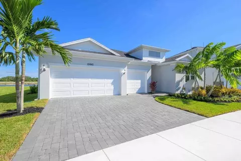 10661 NW Suncrest Loop, Port St Lucie, FL 34987