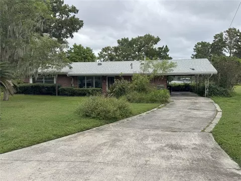 1004 Loves Point Dr, Leesburg, FL 34748