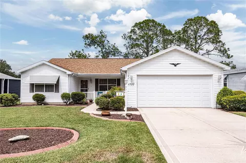 1737 Lauren Ln, Lady Lake, FL 32159
