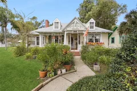 1021 E Third Ave, Mount Dora, FL 32757