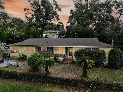 714 Kay Ct, Mount Dora, FL 32757