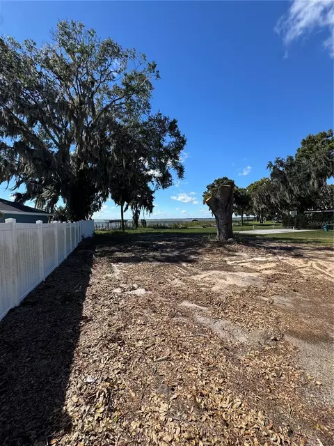 1200 Northshore Dr, Eustis, FL 32726 photo 3