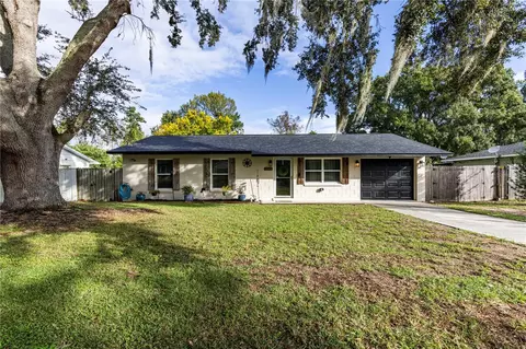 1240 Cedar Ave, Tavares, FL 32778