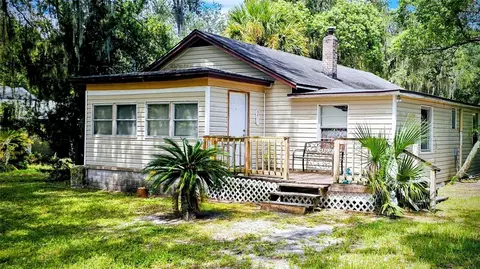 372 W Collins St, Umatilla, FL 32784