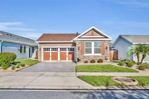 397 Alcove Dr, Groveland, FL 34736