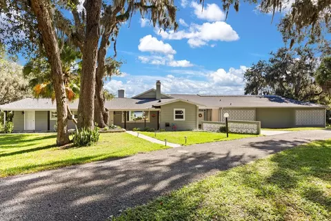 3000 Pine Grove Ln, Lady Lake, FL 32159