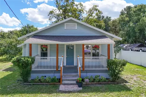 1240 E Jackson Ave, Mount Dora, FL 32757