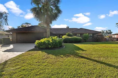 32119 Pike St, Tavares, FL 32778