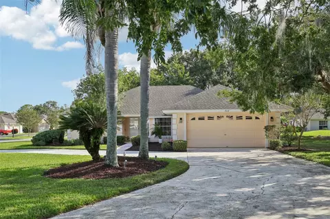 512 Juniper Way, Tavares, FL 32778