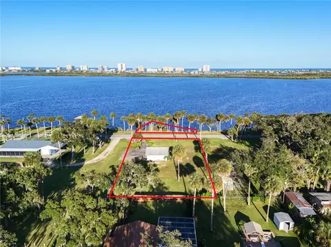 5040 Riverside Dr, Port Orange, FL 32127