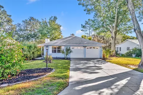1514 New Abbey Ave, Leesburg, FL 34788