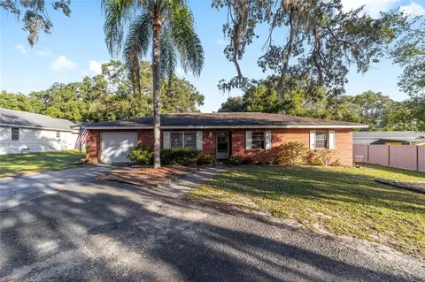 206 E Fountain St, Fruitland Park, FL 34731