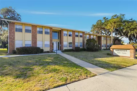 701 Perkins St #103, Leesburg, FL 34748