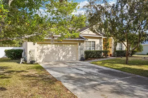 36208 Spirit Ct, Grand Island, FL 32735