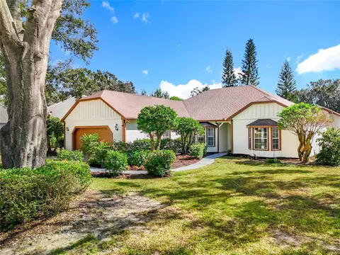 2635 Gables Dr, Eustis, FL 32726
