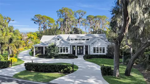 801 Lakeshore Dr, Eustis, FL 32726