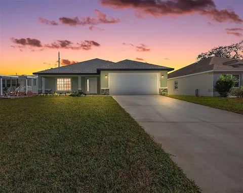 1201 Dustin Dr, The Villages, FL 32159