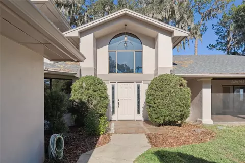 16951 Deer Island Rd, Tavares, FL 32778