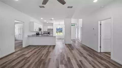 Living - 40407 W 8th Ave, Umatilla, FL 32784 photo 4 of 5