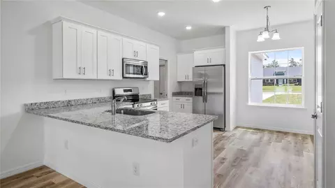 Kitchen - 40407 W 8th Ave, Umatilla, FL 32784 photo 1 of 4