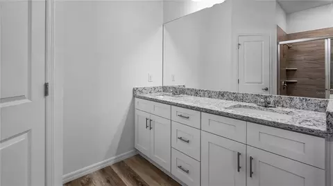 Bath - 40407 W 8th Ave, Umatilla, FL 32784 photo 2 of 4
